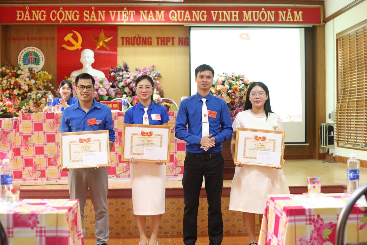 z7010019701944 5f937a631a109b25efe7782f46882205